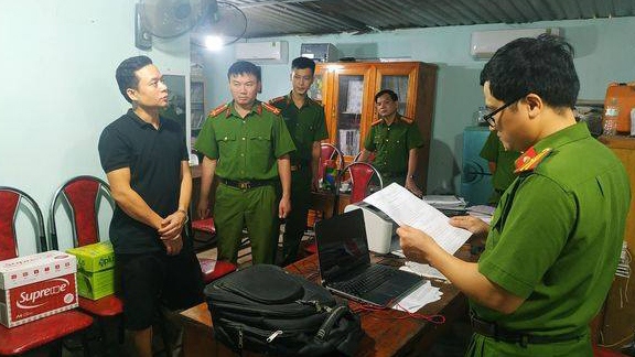 Cán bộ địa chính nhận hối lộ 20 triệu đồng ở Tuyên Quang